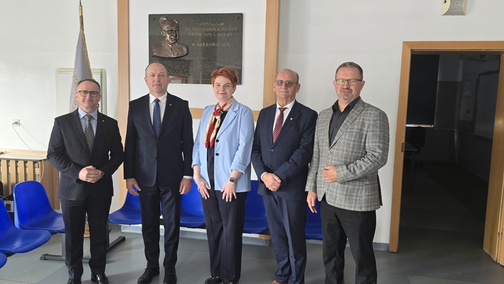 Wiceminister Edukacji Narodowej, Wicemarszałek Województwa Śląskiego, Dyrektor Szkoły, Radny Sejmiku Województwa Śląskiego oraz Wójt Gminy Godów